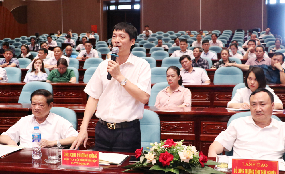 Đại diện một DN trên địa bàn huyện Đồng Hỷ nêu kiến nghị với các cấp, ngành chức năng của địa phương.
