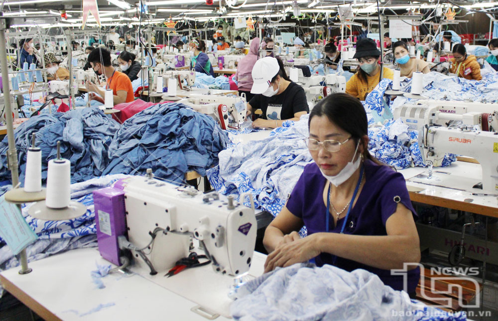 Điều kiện làm việc của người lao động tại Công ty CP Thời trang xuất khẩu Hà Sơn ngày càng được nâng cao.