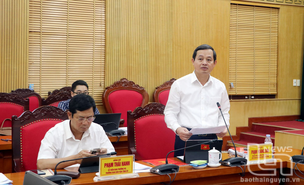 Đồng chí Phó Bí thư Thường trực Tỉnh ủy Phạm Hoàng Sơn chủ trì phần thảo luận.