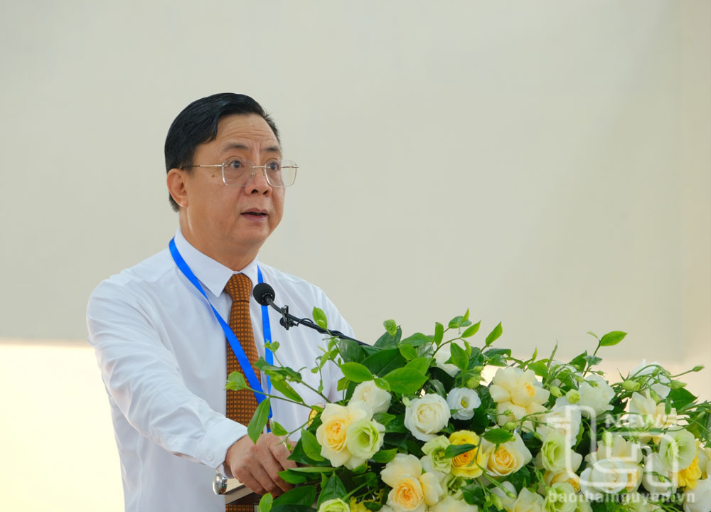 Đồng chí Phó Chủ tịch Thường trực UBND tỉnh Đặng Xuân Trường phát biểu tại buổi Lễ.
