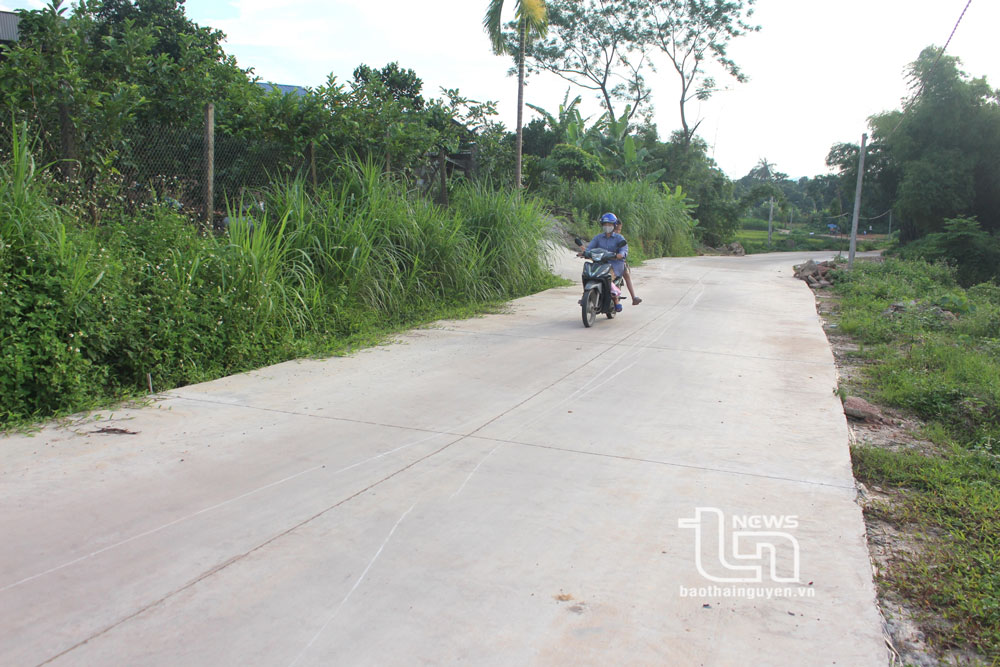 Đường giao thông nông thôn xã Phúc Hà (TP. Thái Nguyên) được mở rộng, tạo điều kện thuận lợi cho người dân đi lại, trao đổi hàng hóa.