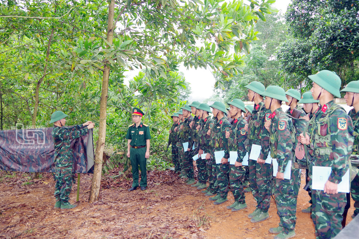 Chiến sĩ mới Trung đoàn 832, Bộ CHQS tỉnh tích cực thi đua hoàn thành xuất sắc nhiệm vụ trong đợt thi đua cao điểm Tiếp bước chiến sĩ Điện Biên - Tiến lên giành 3 nhất.