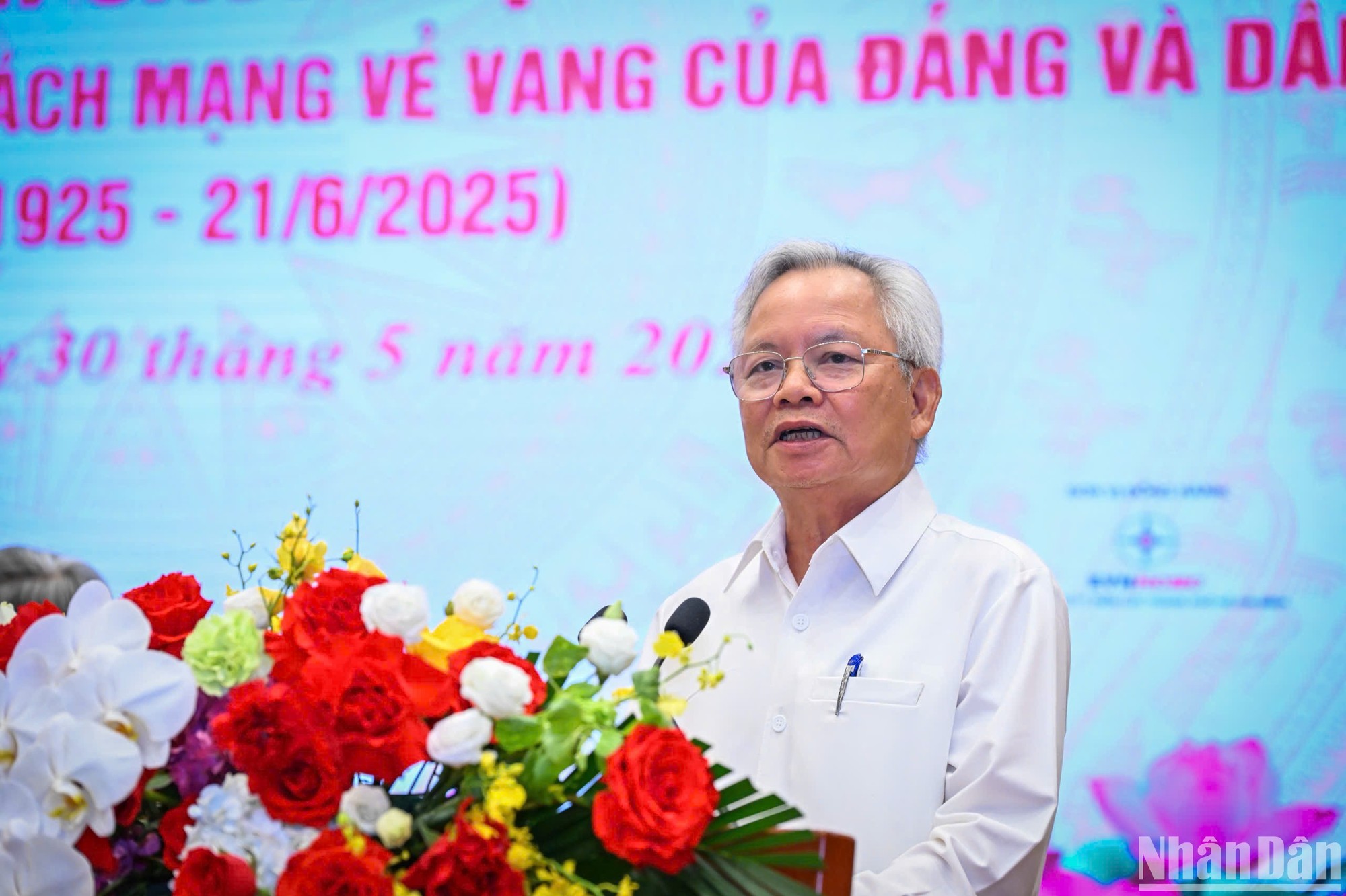 Giáo sư, Tiến sĩ Tạ Ngọc Tấn, Phó Chủ tịch Thường trực Hội đồng Lý luận Trung ương, chia sẻ tại sự kiện.