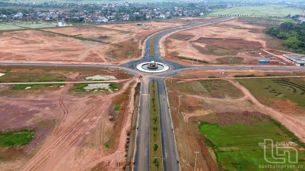 Cụm công nghiệp Hạnh Phúc - Xuân Phương đã cơ bản hoàn thiện hạ tầng, thu hút nhiều nhà đầu tư thứ cấp triển khai các dự án xây dựng nhà máy. Ảnh: M.H