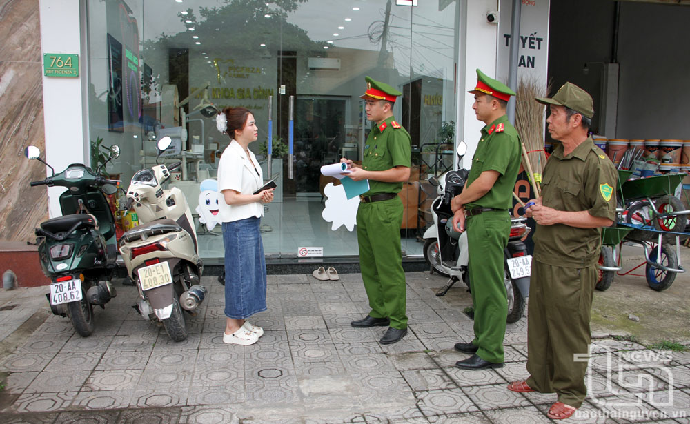 Nhiều vụ trộm cắp tài sản là xe máy trên địa bàn tỉnh do sự lơ là, thiếu ý thức cảnh giác của người dân. Trong ảnh: Hiện trường vụ trộm xe máy hồi cuối tháng 3-2025 tại phường Đồng Bẩm.