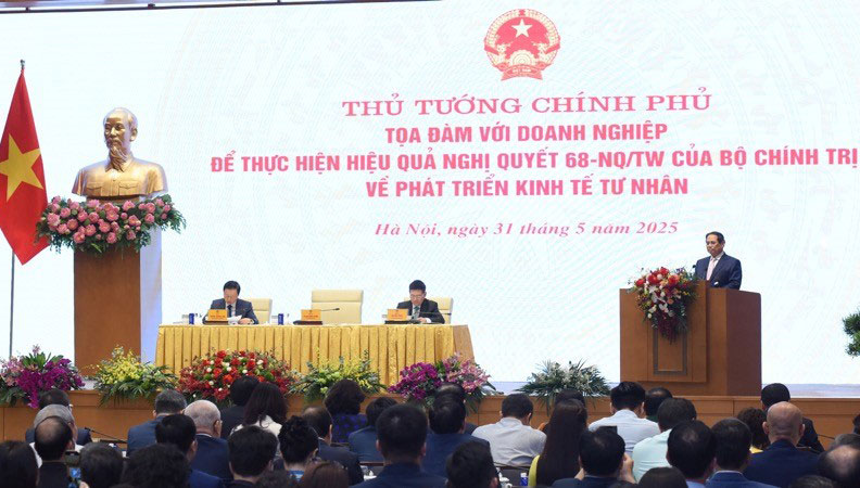 Thủ tướng Phạm Minh Chính chủ trì tọa đàm với doanh nghiệp về thực hiện hiệu quả Nghị quyết 68-NQ/TW.