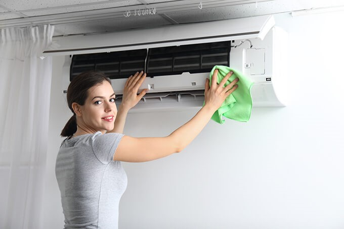 Việc hoạt động liên tục khiến máy lạnh tích tụ bụi bám, vi khuẩn, làm giảm hiệu suất và ảnh hưởng đến sức khỏe người sử dụng.