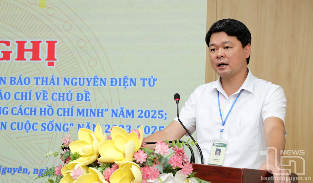 Đồng chí Nguyễn Ngọc Sơn, Tổng Biên tập Báo Thái Nguyên, phát biểu tại Hội nghị.