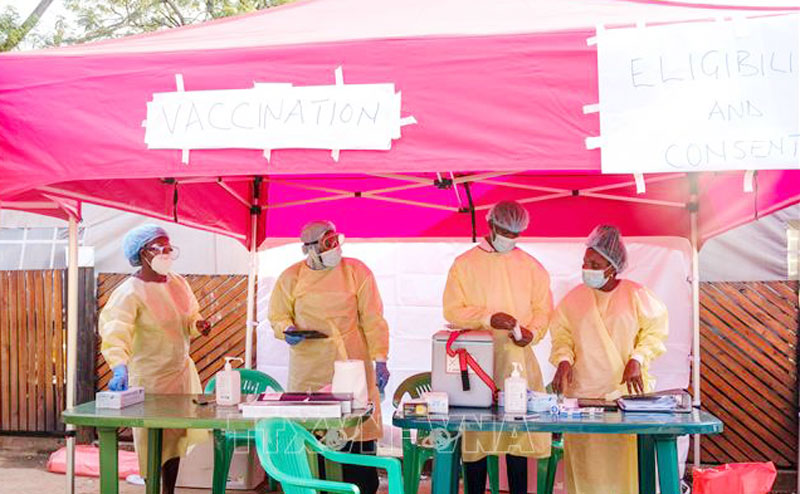 Điểm tiêm vaccine phòng Ebola tại Kampala, Uganda. Ảnh: THX/TTXVN.