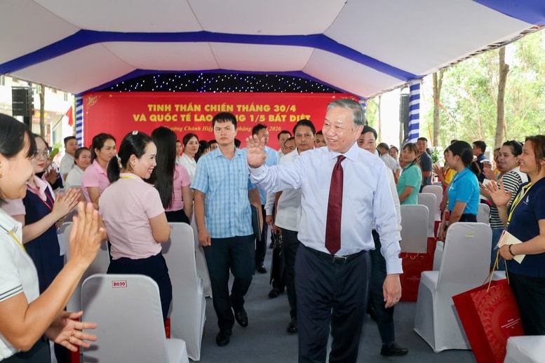 Tổng Bí thư, Chủ tịch nước Tô Lâm đến thăm, gặp gỡ, trò chuyện với công nhân, người lao động thành phố Hồ Chí Minh, ngày 27/4/2026. Ảnh: hanoimoi.vn