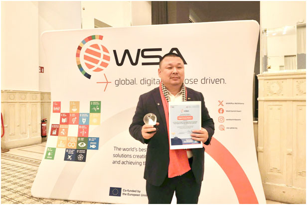 Đại diện Nền tảng Thiện nguyện tại lễ vinh danh World Summit Awards 2025 ở Vienna, Áo.
