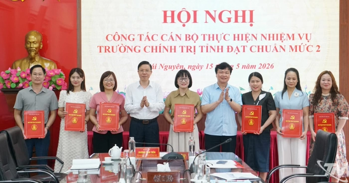 Tiếp nhận 7 tiến sĩ về công tác tại Trường Chính trị tỉnh Thái Nguyên