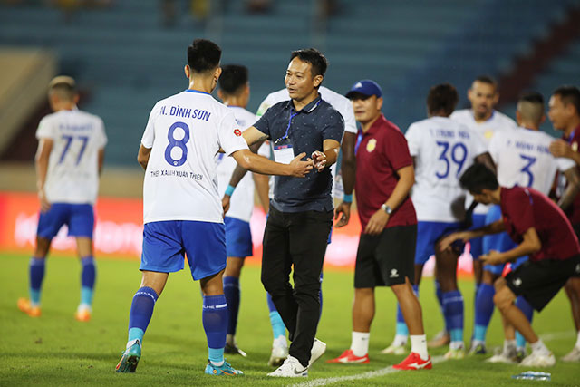 CLB Nam Định buộc phải thắng ở lượt trận cuối để chắc suất tranh ngôi vô địch V-League 2023 ở giai đoạn 2.