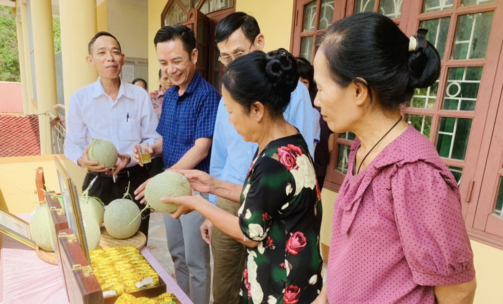 Hội nghị tuyên truyền cuộc vận động “Người Việt Nam ưu tiên dùng hàng Việt Nam” tại TP. Sông Công được lồng ghép trưng bày sản phẩm OCOP của địa phương.