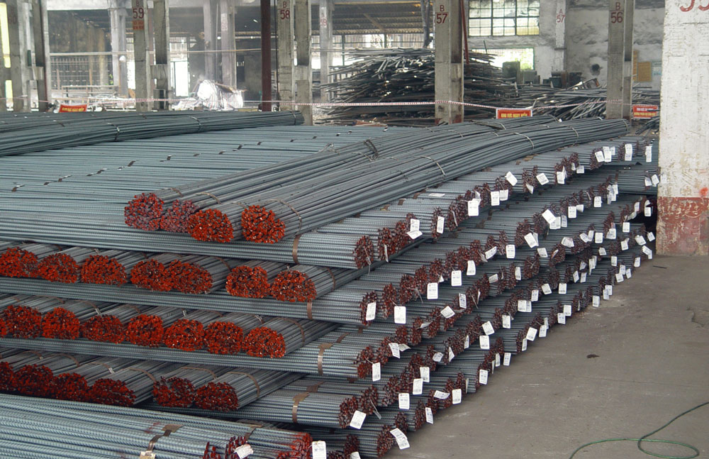 Trong 5 tháng đầu năm 2023, xuất khẩu sản phẩm từ sắt thép trên địa bàn giảm tới 21% so với cùng kỳ năm 2022. Trong ảnh: Sản phẩm thép cán chất lượng cao của Công ty CP Gang thép Thái Nguyên.