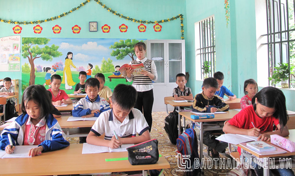 Việc thu gọn các điểm trường của Trường Tiểu học Đông Bo giúp học sinh được tiếp cận đầy đủ với các trang thiết bị phục vụ học tập.