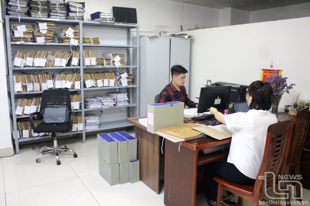 Sở Nội vụ tham mưu UBND tỉnh ban hành nhiều văn bản hướng dẫn, đôn đốc, các cơ quan, tổ chức hoàn chỉnh hồ sơ, đóng gói, niêm phong tài liệu để giao nộp lưu trữ trước ngày 20/6/2025.