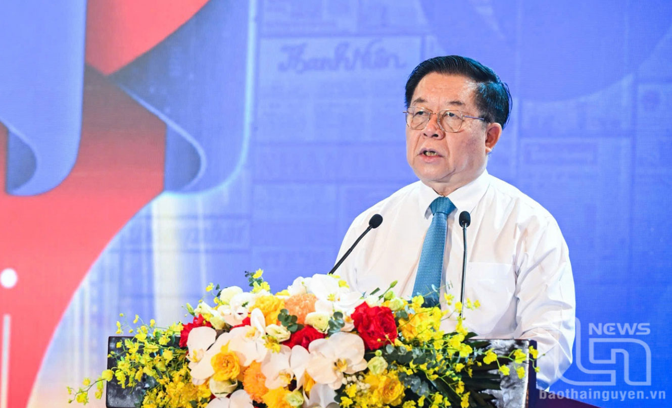 Đồng chí Nguyễn Trọng Nghĩa, Ủy viên Bộ Chính trị, Bí thư Trung ương Đảng, Trưởng Ban Tuyên giáo và Dân vận Trung ương, phát biểu tại Hội báo.