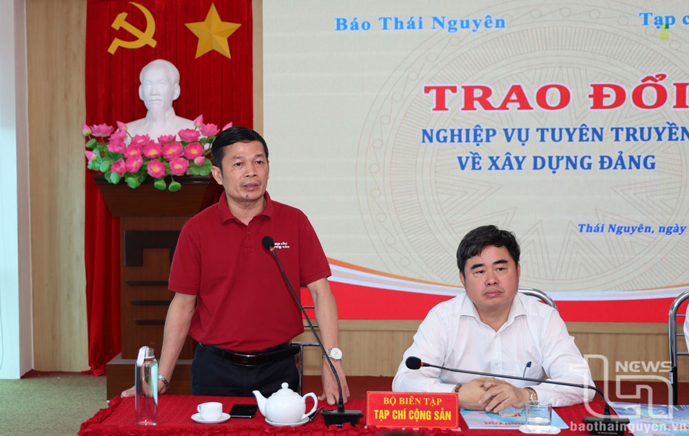 Đồng chí Nguyễn Tri Thức, Giám đốc Trung tâm Chuyên đề và Truyền thông - Phát hành (Tạp chí Cộng Sản), phát biểu