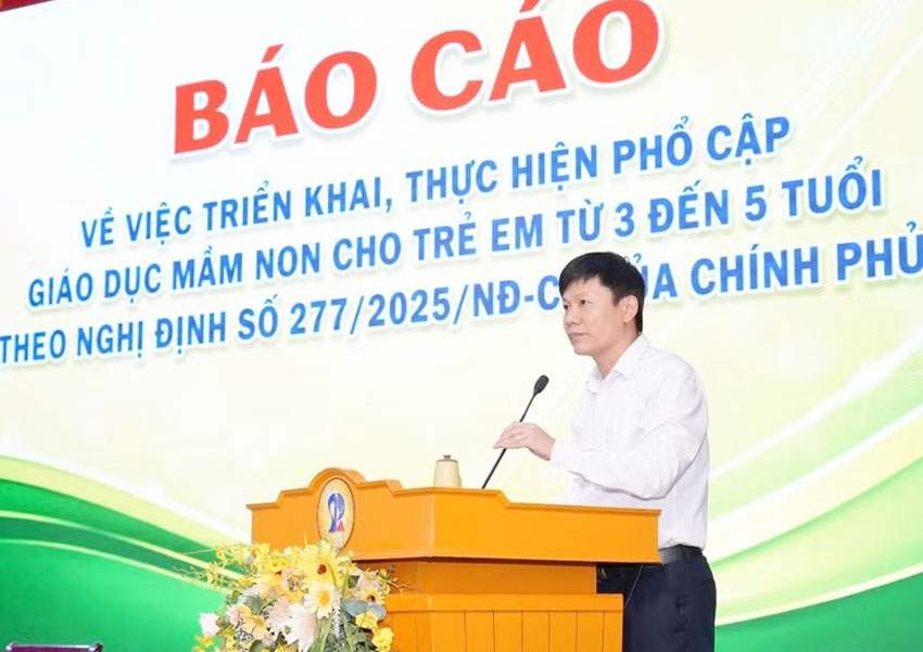 Phó Giáo sư, Tiến sĩ Nguyễn Thanh Đề, Vụ trưởng Giáo dục mầm non (Bộ Giáo dục và Đào tạo) hướng dẫn việc thực hiện Chương trình Giáo dục mầm non thí điểm từ năm học 2026-2027.