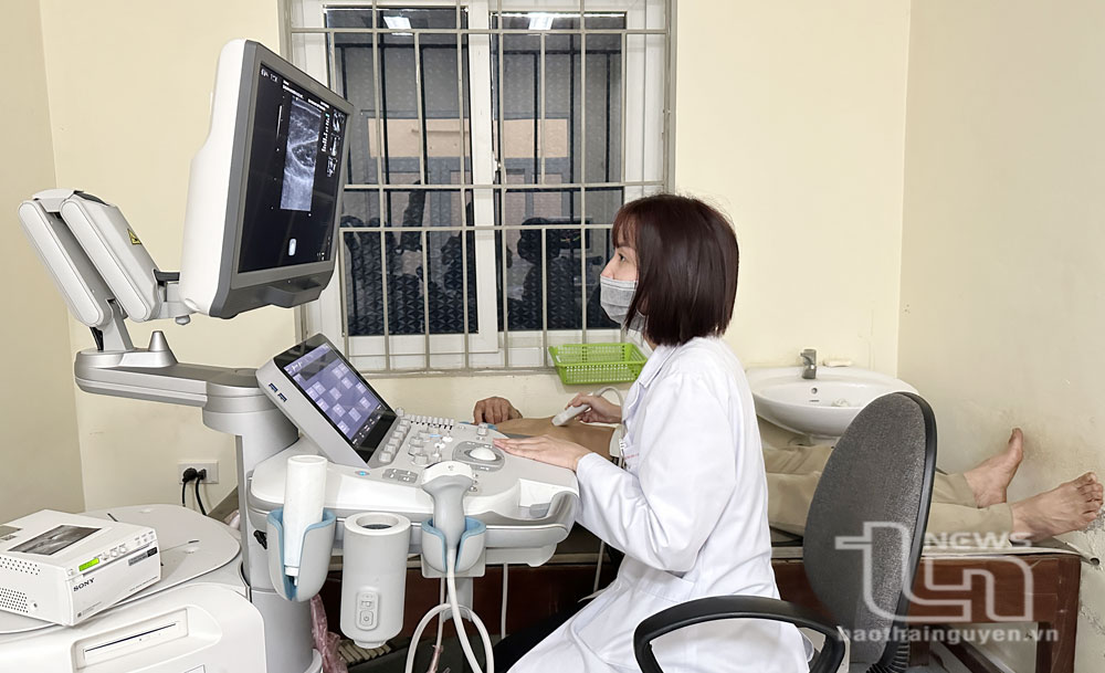 Chẩn đoán hình ảnh bằng máy siêu âm màu 4D tại Bệnh viện Gang thép Thái Nguyên.