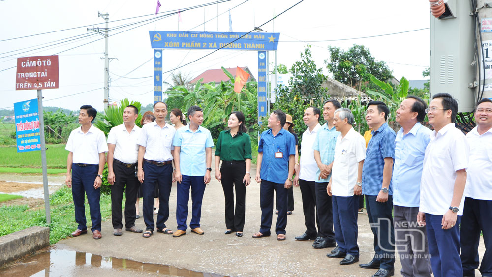 Ban Tuyên giáo Tỉnh ủy và Hội Nhà báo tỉnh tổ chức chuyến đi thực tế cho hội viên tại huyện Phú Bình.