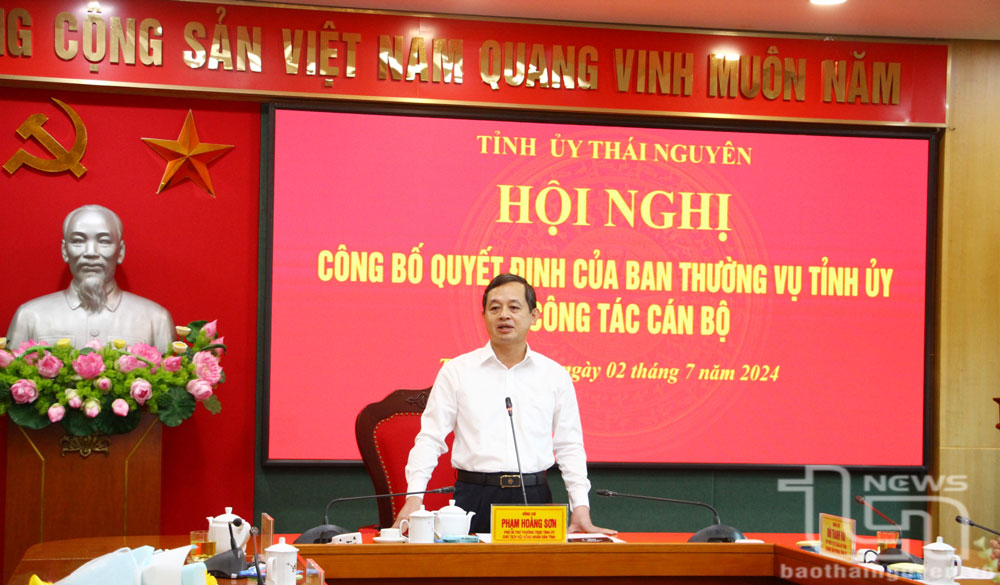 Đồng chí Phó Bí thư Thường trực Tỉnh ủy phát biểu tại Hội nghị.