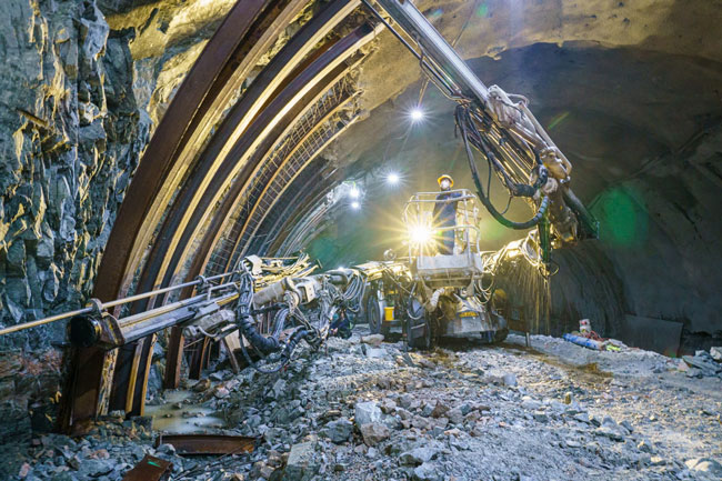 Thông ống hầm số 3 trên cao tốc Quảng Ngãi - Hoài Nhơn - Ảnh: Báo Xây dựng