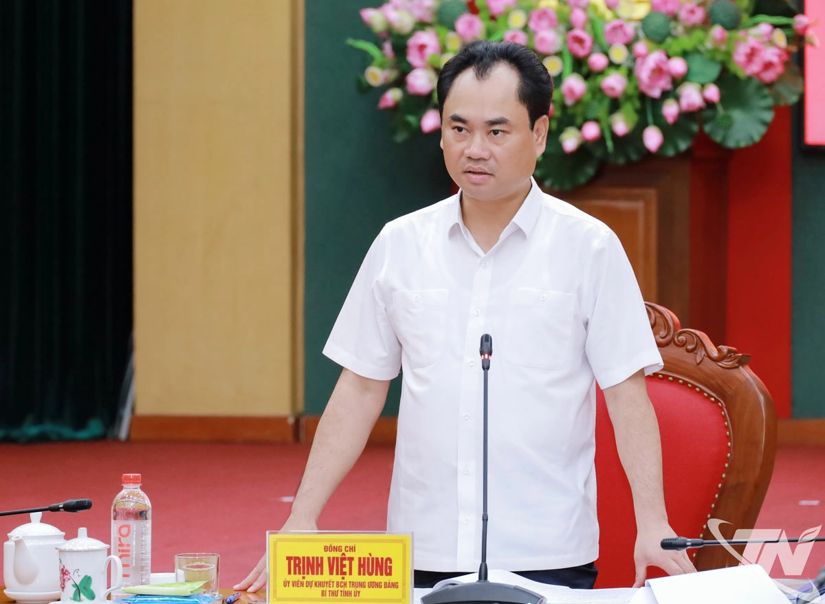 Đồng chí Bí thư Tỉnh ủy Trịnh Việt Hùng phát biểu chỉ đạo tại Hội nghị.