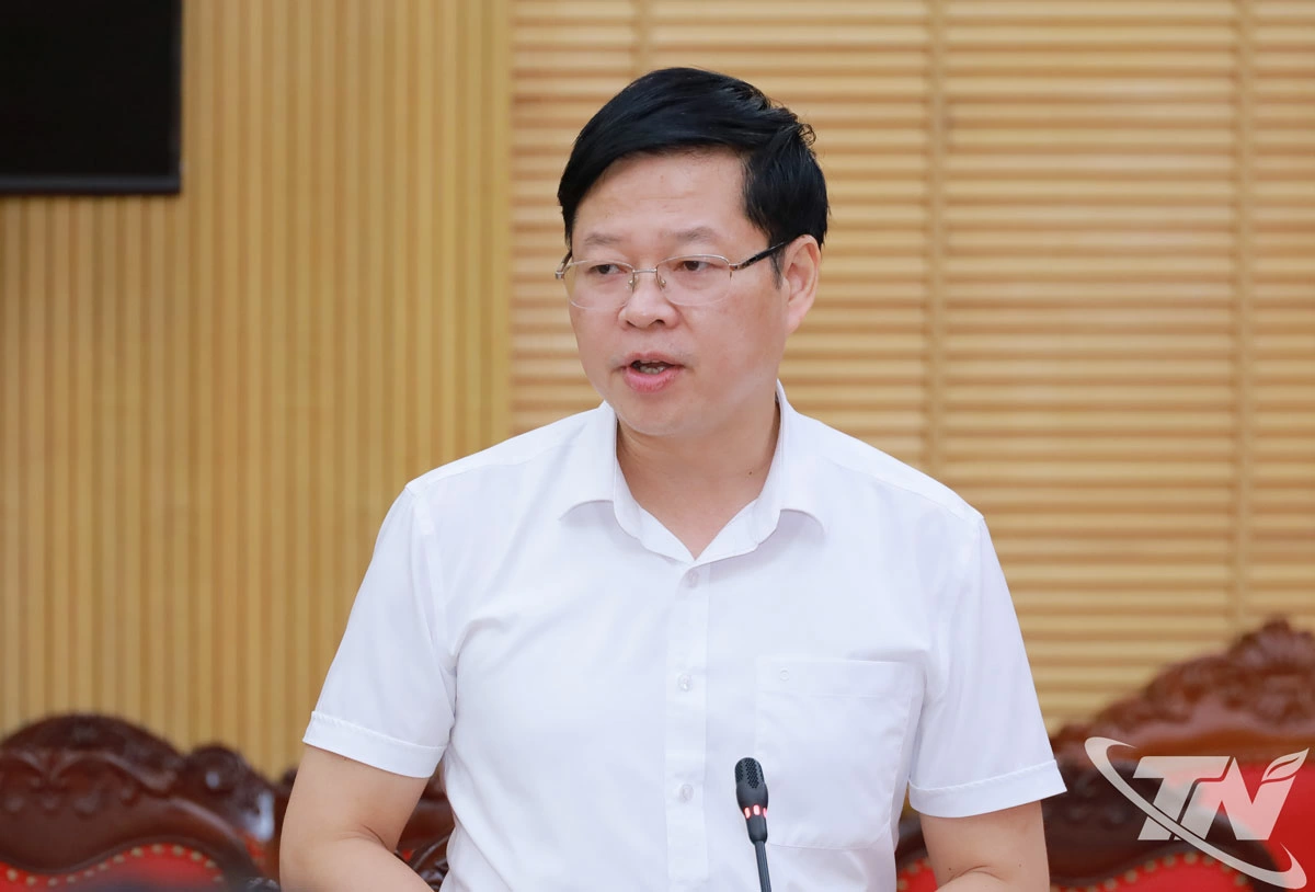 Đồng chí Đinh Quang Tuyên, Phó Bí thư Tỉnh ủy, Chủ tịch Ủy ban MTTQ tỉnh, phát biểu.