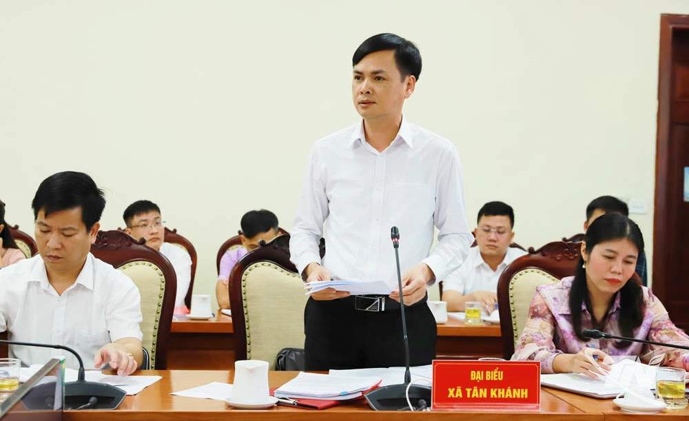 Đại Đảng ủy xã Tân Khánh phát biểu tại Hội nghị.