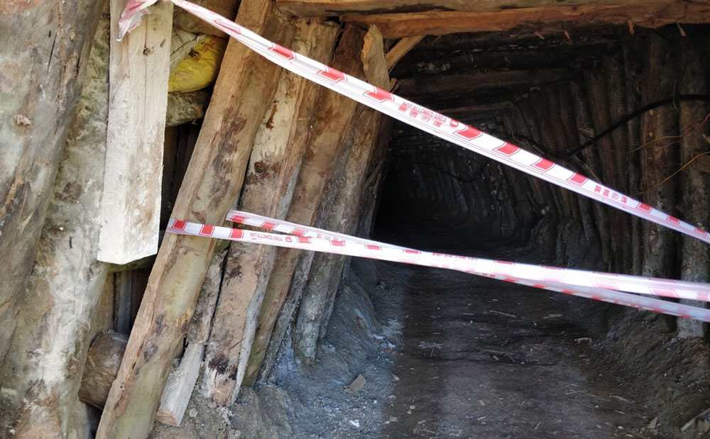 Hoạt động khai thác hầm lò tiềm ẩn nhiều nguy cơ tai nạn, trong đó có ngạt khí (Ảnh minh họa).