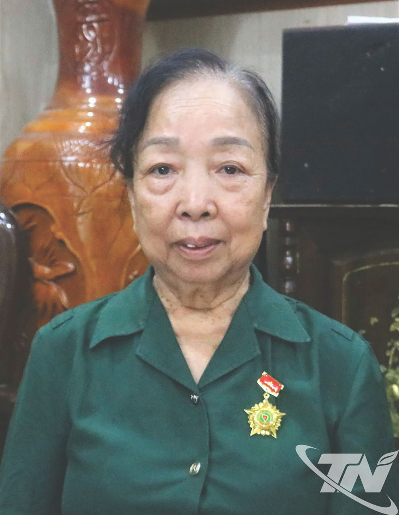 Bà Trần Thị Học, Trưởng Ban liên lạc cựu TNXP Đại đội 913 mong muốn vị trí 5 TNXP hy sinh ngày 29/12/1972 được dựng bia tưởng nhớ các anh hùng liệt sĩ.