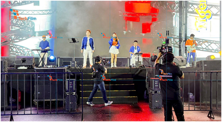 Quay phim sự kiện bằng hiệu ứng slow motion giúp lưu giữ cảm xúc.