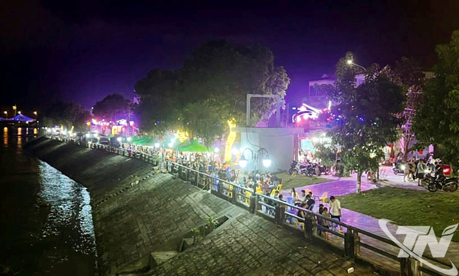 Phố đi bộ Sông Cầu.