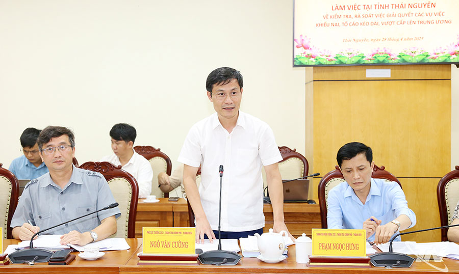 Tổ công tác của Thanh tra Chính phủ kiểm tra rà soát việc giải quyết đơn thư khiếu nại, tố cáo vượt cấp tại Thái Nguyên. Ảnh: T.L