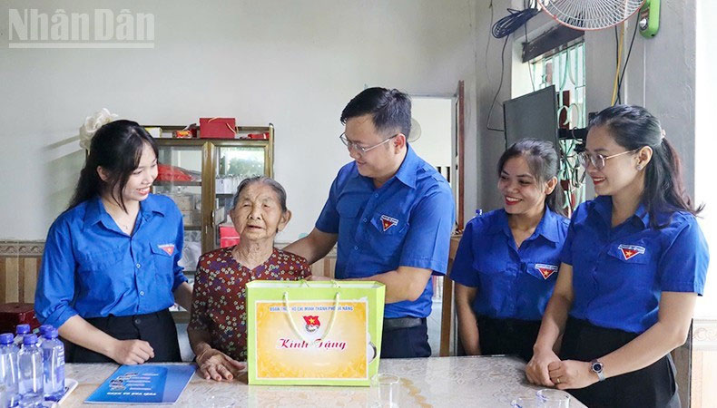 Tuổi trẻ Đà Nẵng tri ân Ngày Thương binh-Liệt sĩ.