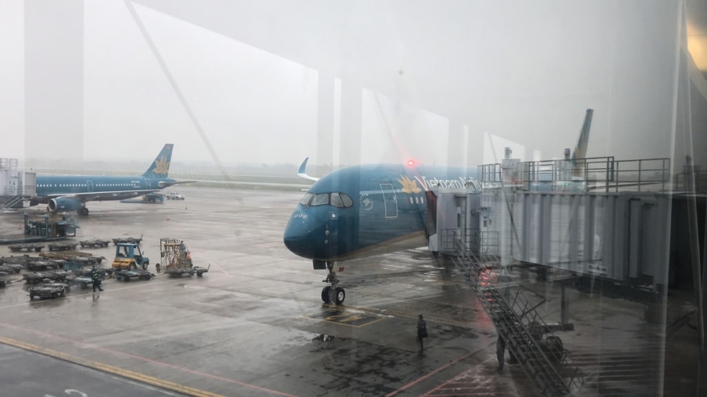 Nhiều chuyến bay của Vietnam Airlines bị ảnh hưởng bởi bão Wipha. Ảnh: HKVN
