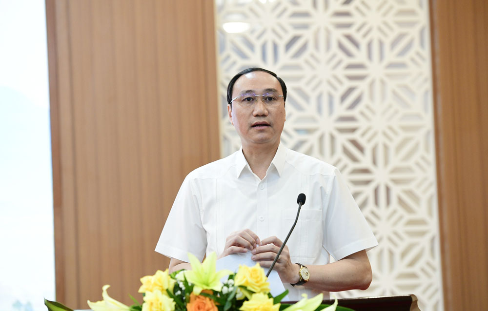 Đồng chí Phùng Khánh Tài, Phó Bí thư Thường trực Tỉnh ủy Phú Thọ, phát biểu tại Hội thảo.