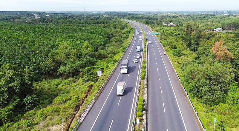 ACV kiến nghị Bộ Giao thông - Vận tải chỉ đạo các đơn vị liên quan sớm mở rộng cao tốc Thành phố Hồ Chí Minh - Long Thành - Dầu Giây để khai thác tốt hơn dự án sân bay Long Thành.