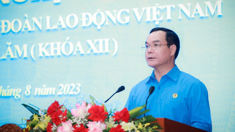 Chủ tịch Tổng Liên đoàn Lao động Việt Nam phát biểu khai mạc.