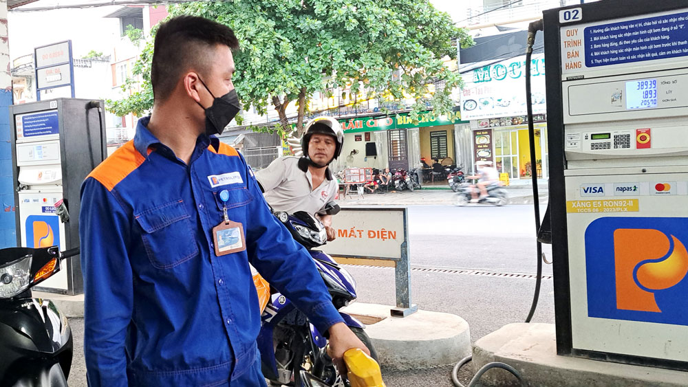 在北太汽油公司的商店零售汽油。