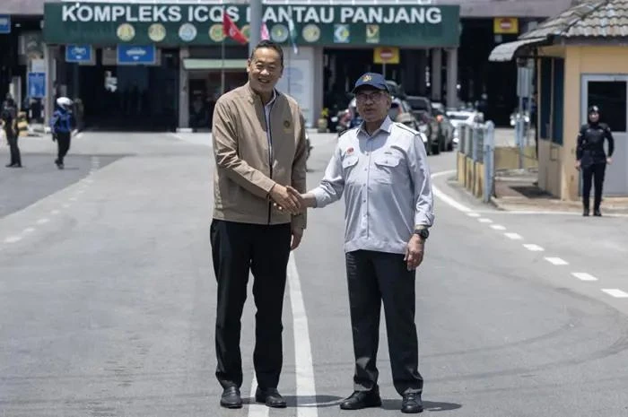 Malaysian Prime Minister Datuk Seri Anwar Ibrahim (R) meets his Thai counterpart Srettha Thavisin (Photo: thestar.com.my)