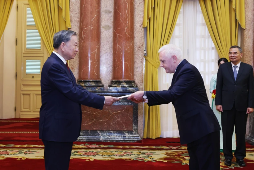 Party General Secretary and State President To Lam received the ambassadors of Argentina, Algeria, Germany, and the Democratic People’s Republic of Korea (DPRK) who came to present their credentials on August 12.