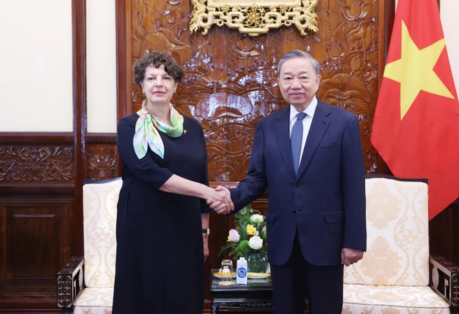 Party General Secretary and State President To Lam receives German Ambassador Helga Margarete Barth on August 12. (Photo: VNA)