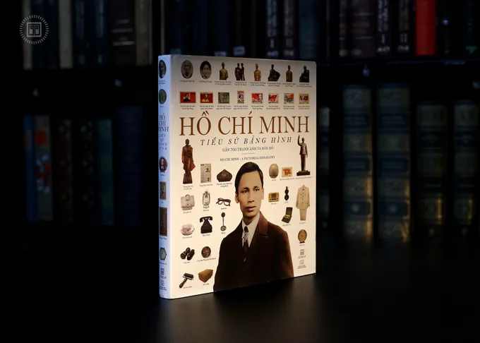 Ấn bản “Hồ Chí Minh – Tiểu sử bằng hình” được đầu tư công phu, như một món quà đặc biệt dành cho bạn đọc trong dịp Quốc khánh 2-9