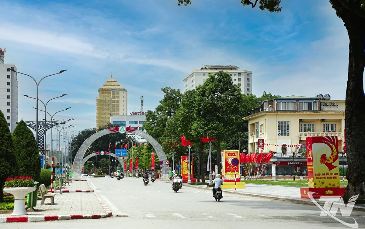 Thái Nguyên rực rỡ trong nắng Thu vàng. Ảnh: K.N