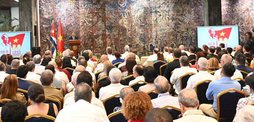 Thay mặt lãnh đạo Đảng, Nhà nước Cuba, đồng chí Bruno Rodríguez Parrilla, Ủy viên Bộ Chính trị, Bộ trưởng Ngoại giao Cuba đã có bài phát biểu xúc động tại Lễ kỷ niệm. (Ảnh: Đại sứ quán Việt Nam tại Cuba)