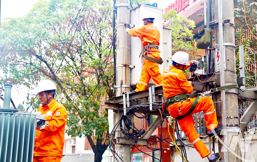 Công ty Điện lực Thái Nguyên luôn nỗ lực phục vụ, đáp ứng nhu cầu sử dụng điện ngày càng cao của khách hàng.