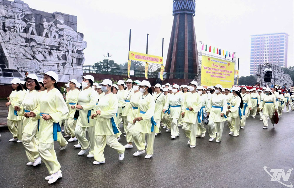 Không dừng lại ở việc luyện tập hằng ngày, các CLB TDDS Thái Nguyên còn tham gia diễu hành, đồng diễn tại các sự kiện lớn.